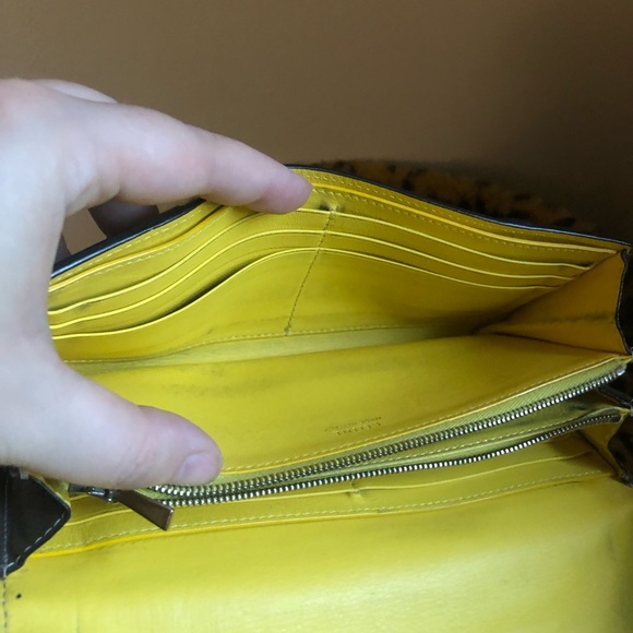 Authentic Celine snap wallet - Picture 10 of 12